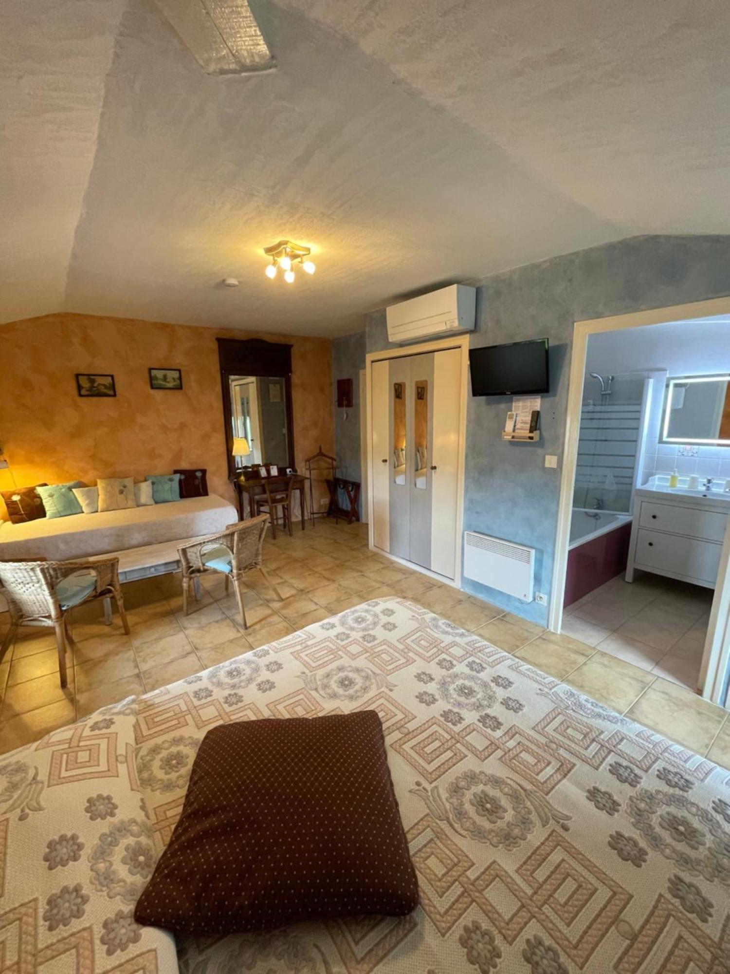 Le Manoir Du Raveyron Otel Vallon-Pont-dʼArc Dış mekan fotoğraf
