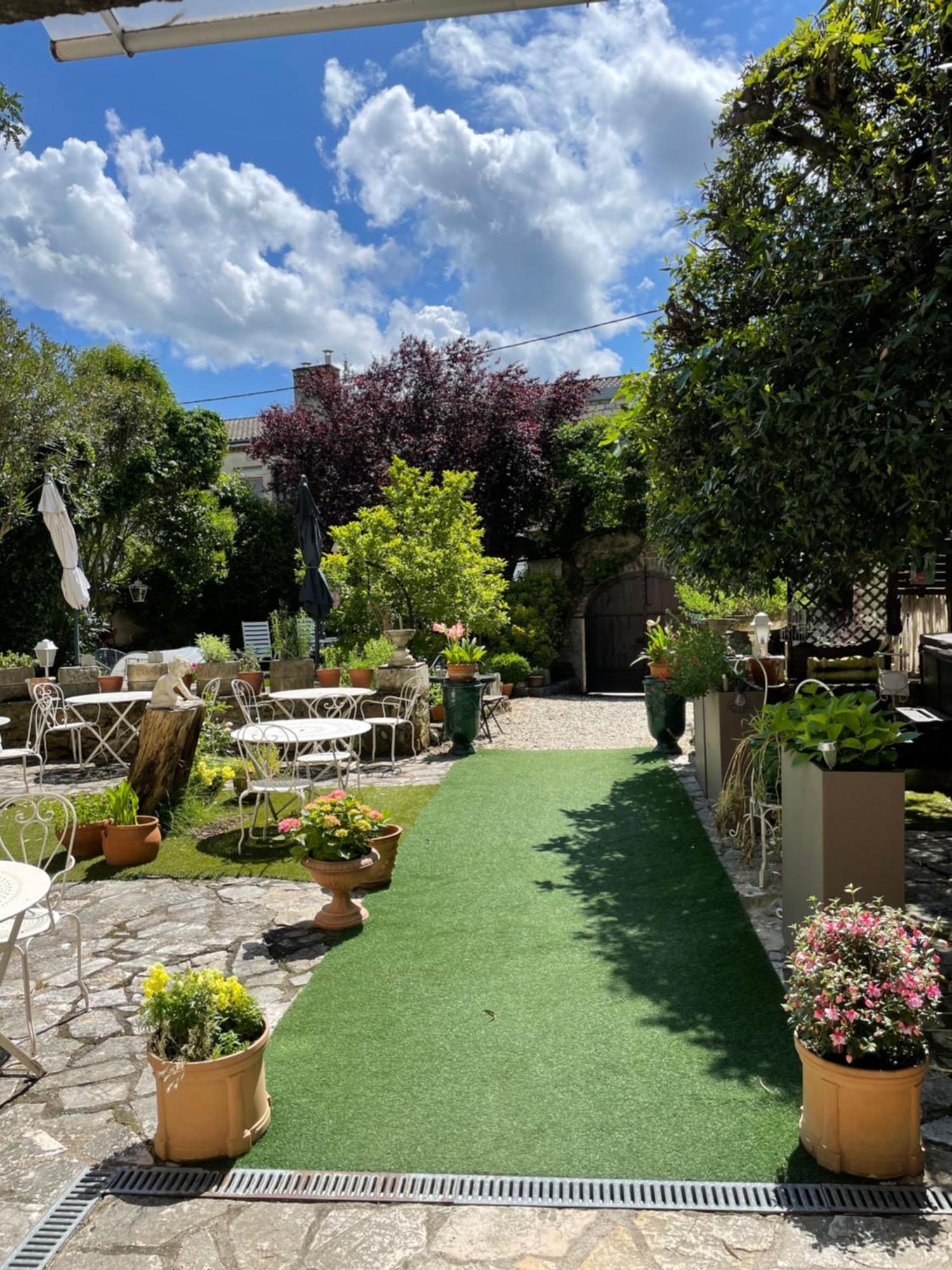 Le Manoir Du Raveyron Otel Vallon-Pont-dʼArc Dış mekan fotoğraf