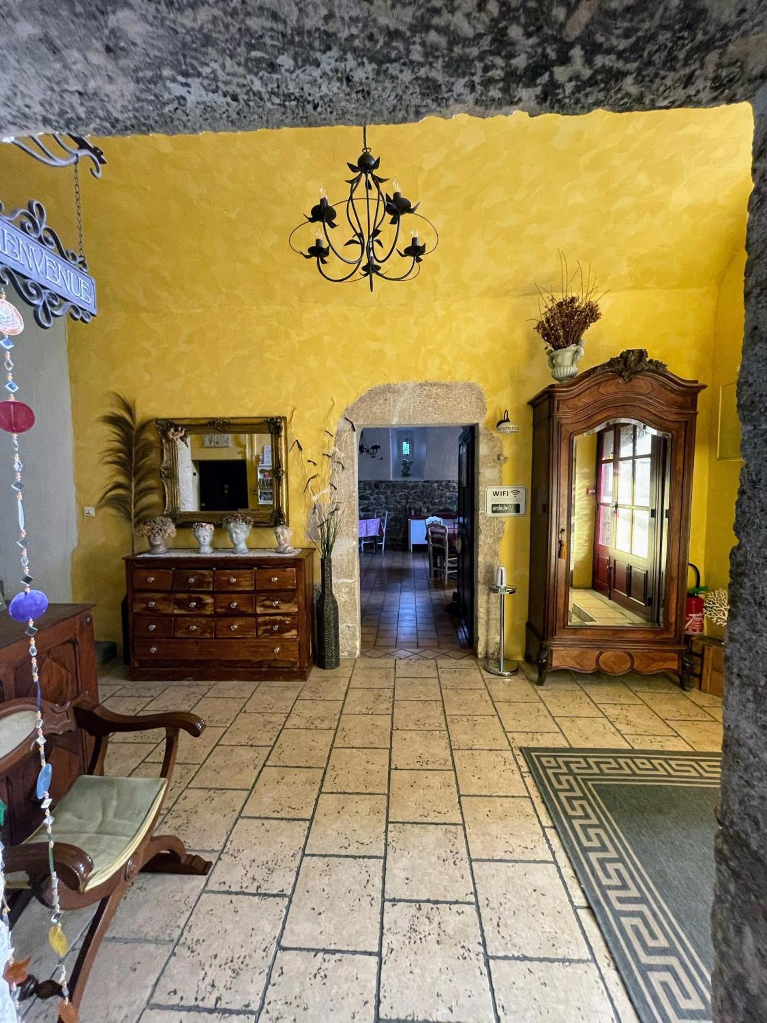 Le Manoir Du Raveyron Otel Vallon-Pont-dʼArc Dış mekan fotoğraf