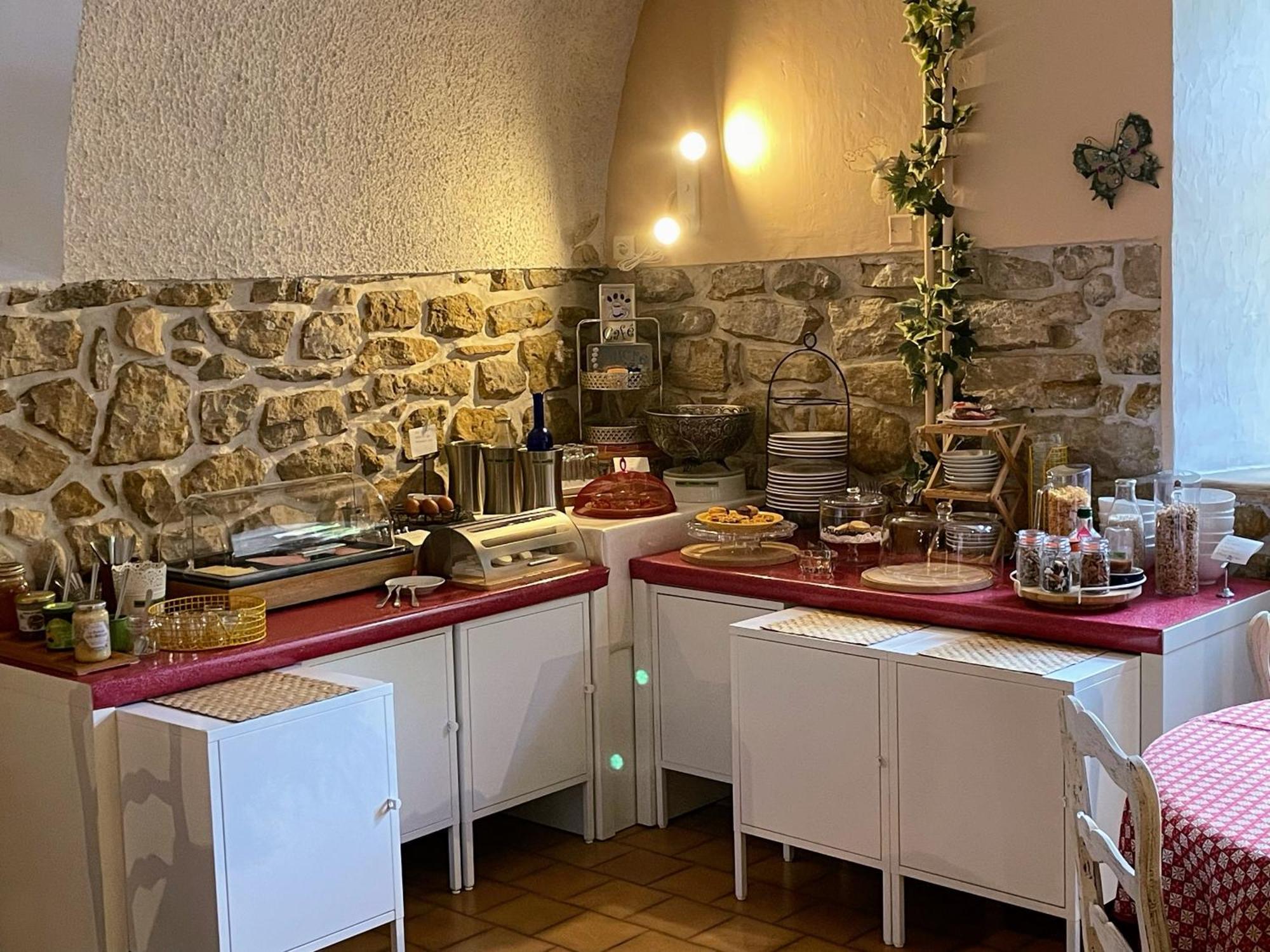 Le Manoir Du Raveyron Otel Vallon-Pont-dʼArc Dış mekan fotoğraf