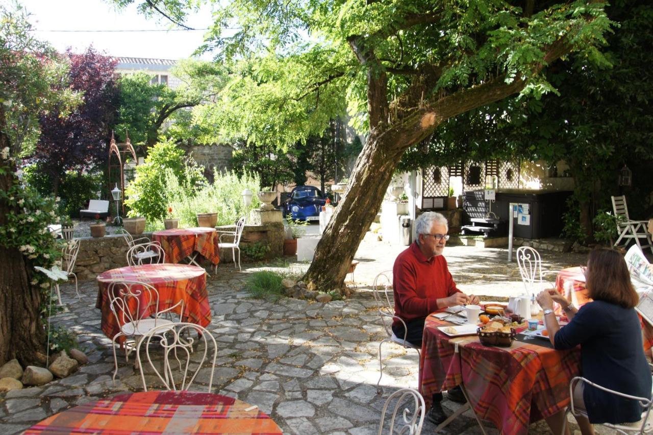 Le Manoir Du Raveyron Otel Vallon-Pont-dʼArc Dış mekan fotoğraf