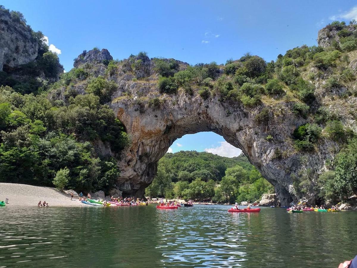 Le Manoir Du Raveyron Otel Vallon-Pont-dʼArc Dış mekan fotoğraf
